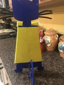Pete the Cat- Yellow Felt to hold on the front part of the shirt littlemissblog.com
