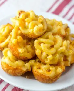 Mini Mac-n-Cheese Bites perfect for your Super Bowl Party! littlemissblog.com